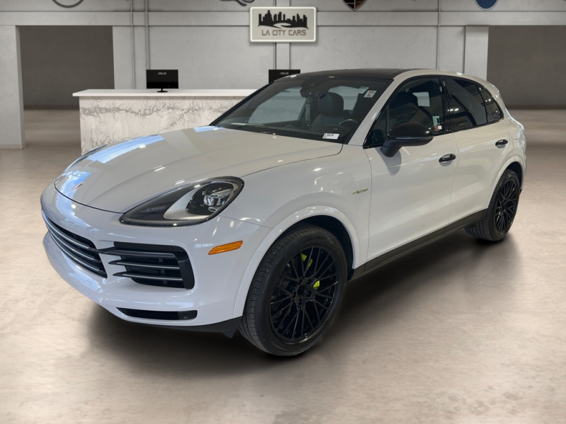  2022 Porsche Cayenne E-Hybrid Platinum Edition